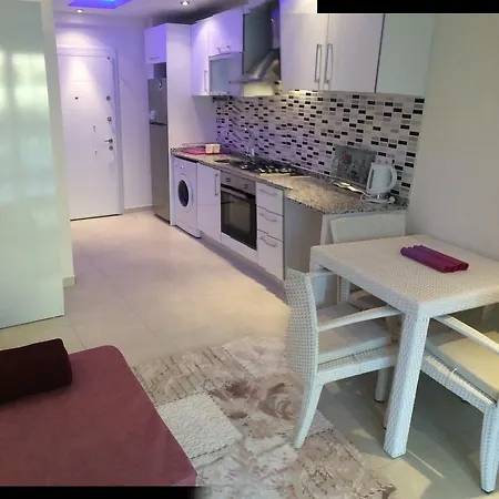 Emerald Park Studio D-4 *